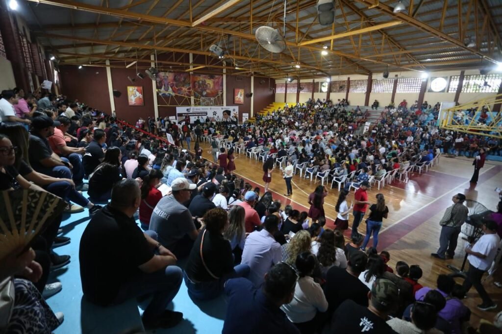 La educación es el corazón de la transformación: Estrella Palacios 
